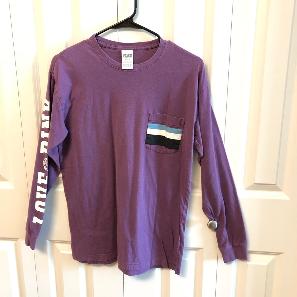 VS Pink Long-Sleeve Tee! 💜